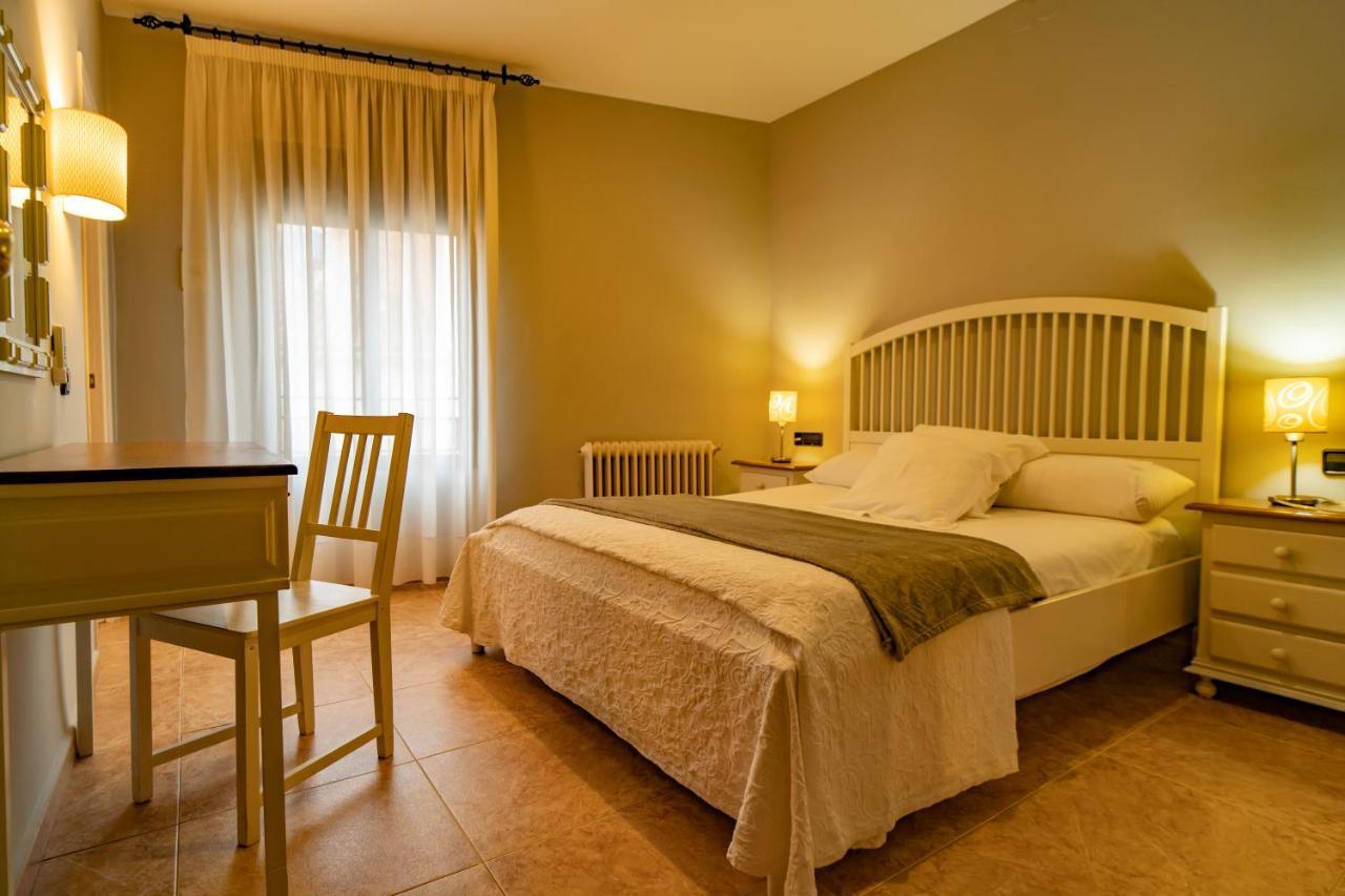 Hotel Alfonso IX (Adults Only) Caces Eksteriør bilde