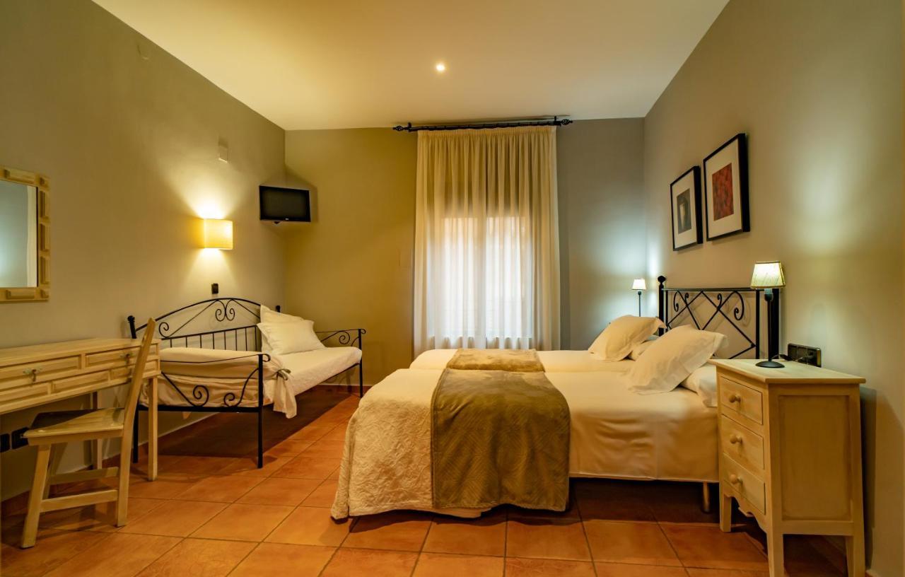 Hotel Alfonso IX (Adults Only) Caces Eksteriør bilde