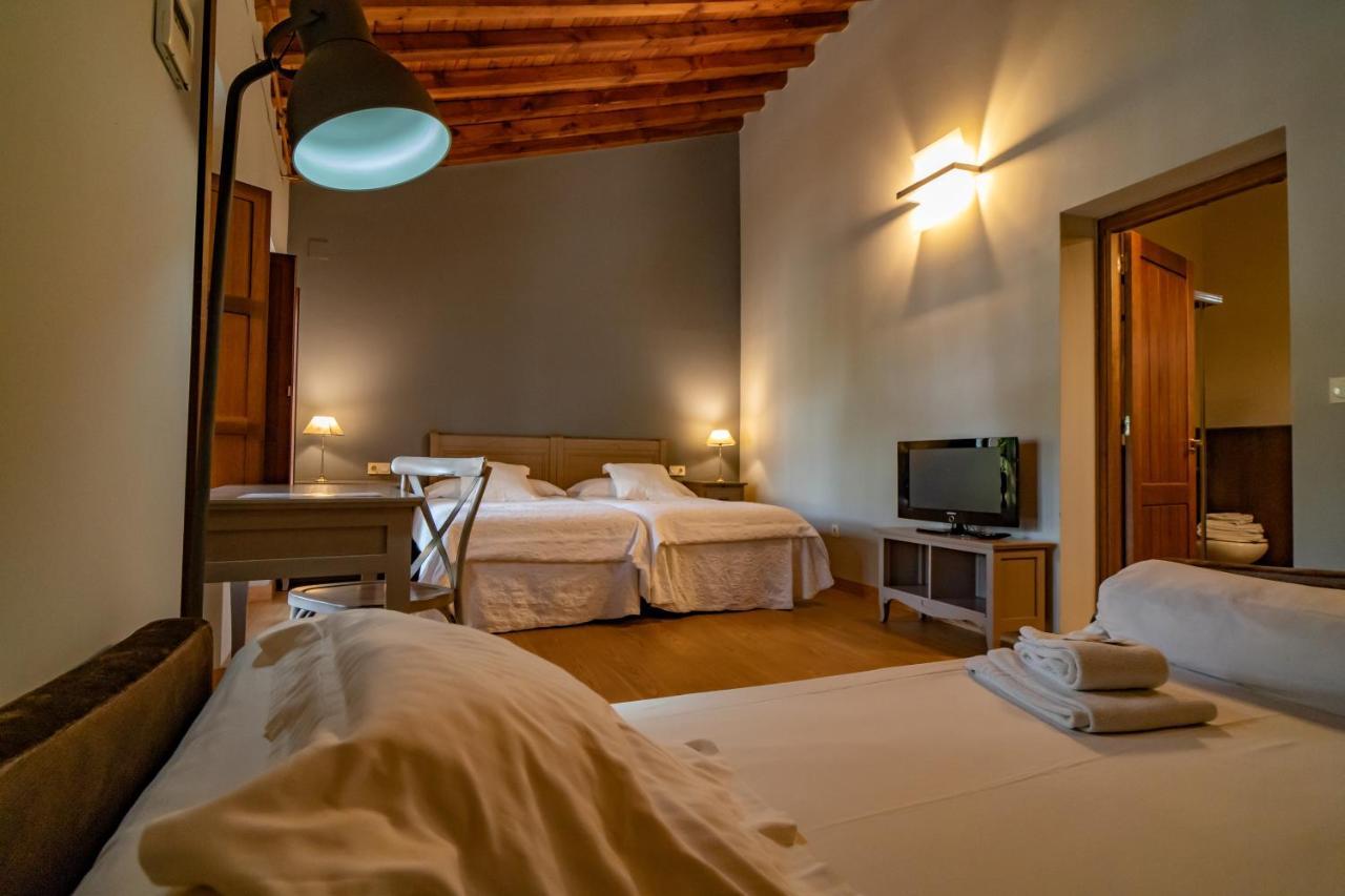 Hotel Alfonso IX (Adults Only) Caces Eksteriør bilde