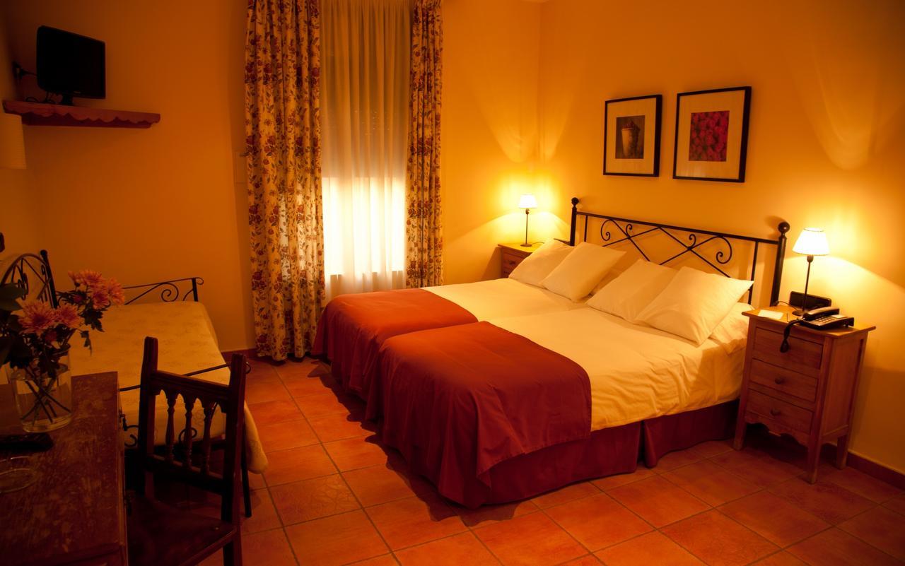 Hotel Alfonso IX (Adults Only) Caces Eksteriør bilde